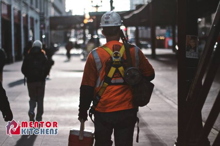 Best Lunch Coolers for Construction Workers